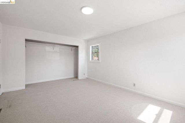 3986 Delmont Ave, Oakland, CA 94605