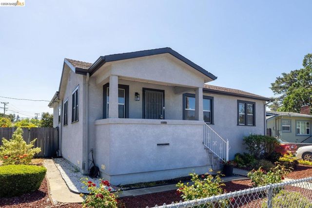 3986 Delmont Ave, Oakland, CA 94605