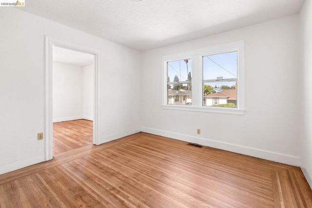 3986 Delmont Ave, Oakland, CA 94605