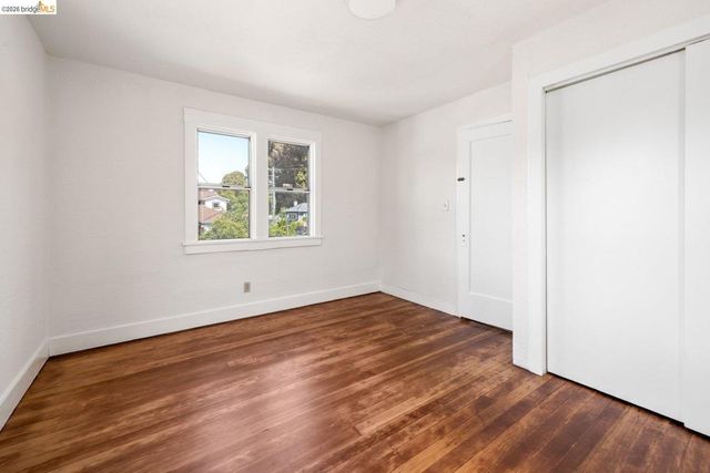 3986 Delmont Ave, Oakland, CA 94605