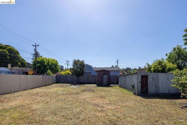 3986 Delmont Ave, Oakland, CA 94605