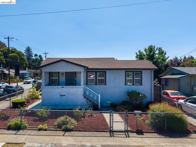 3986 Delmont Ave, Oakland, CA 94605