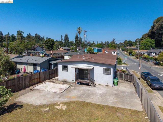 3986 Delmont Ave, Oakland, CA 94605