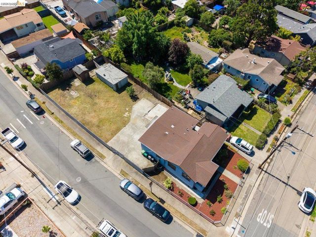 3986 Delmont Ave, Oakland, CA 94605