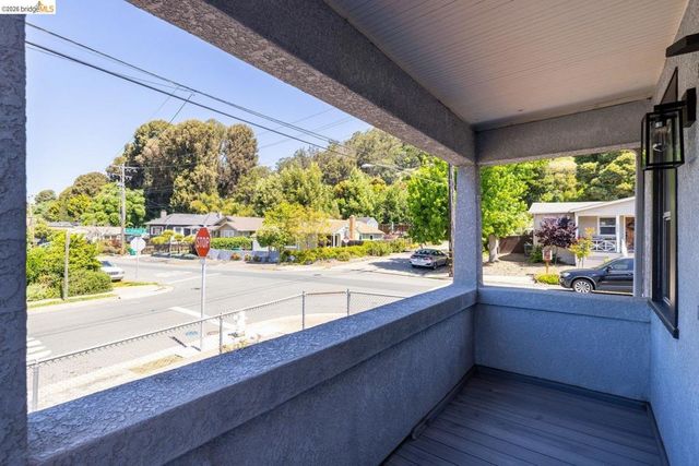3986 Delmont Ave, Oakland, CA 94605