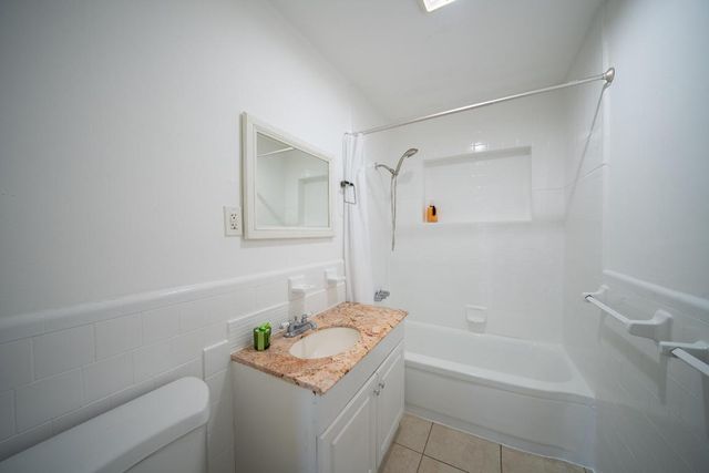 321 NW 51st Street, Oakland Park, FL 33309