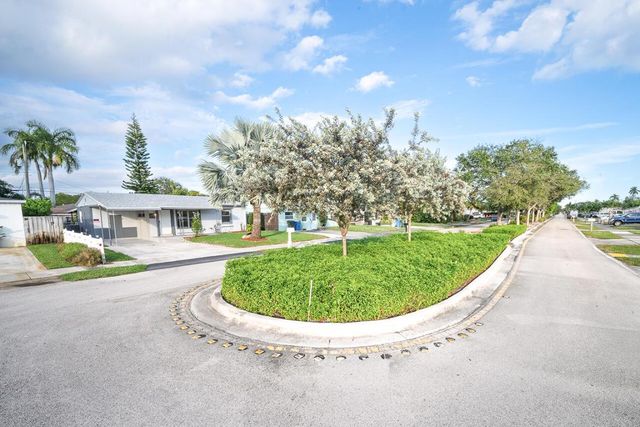 321 NW 51st Street, Oakland Park, FL 33309