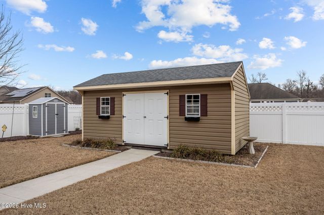 2451 Kodiak Drive, Winterville, NC 28590