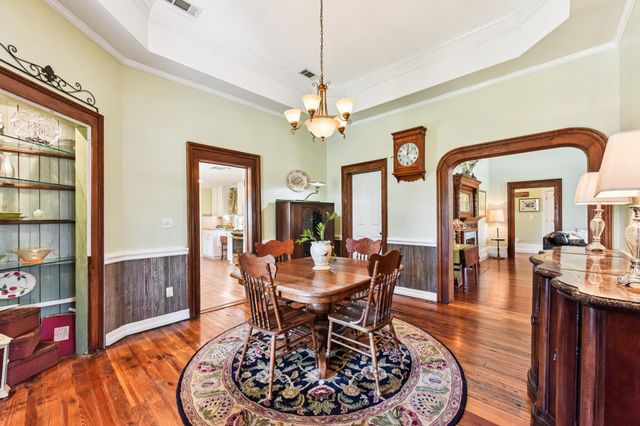 419 W San Antonio ST, Lockhart, TX 78644