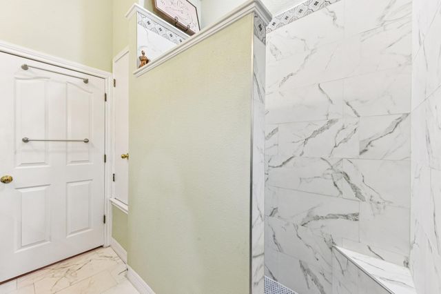 419 W San Antonio ST, Lockhart, TX 78644