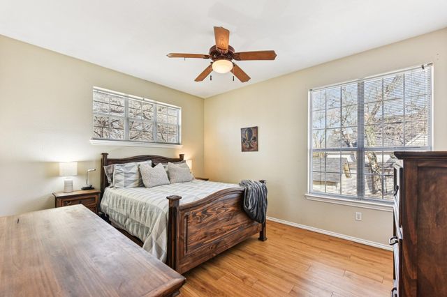 419 W San Antonio ST, Lockhart, TX 78644