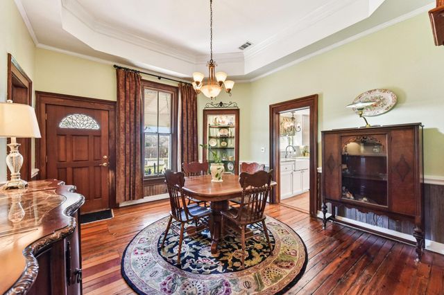 419 W San Antonio ST, Lockhart, TX 78644