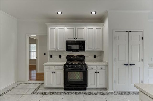 5821 Chalet Way, Hoschton, GA 30548