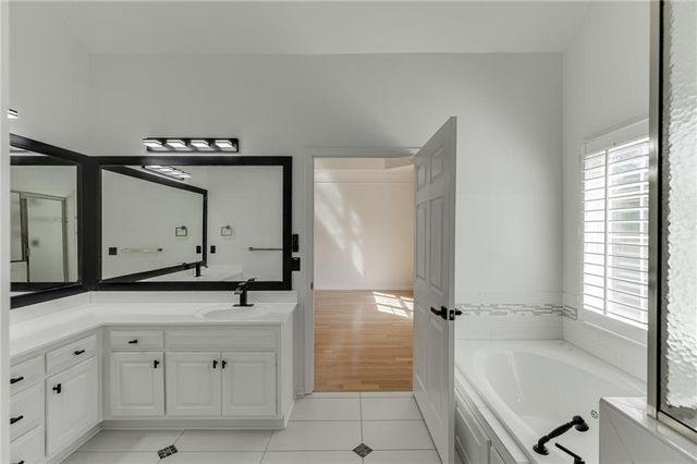 5821 Chalet Way, Hoschton, GA 30548