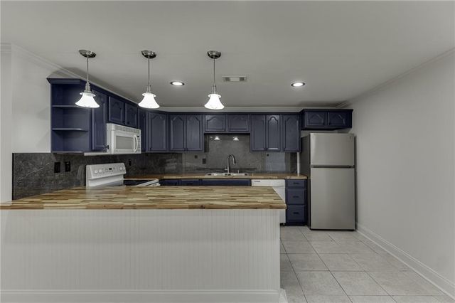 5821 Chalet Way, Hoschton, GA 30548