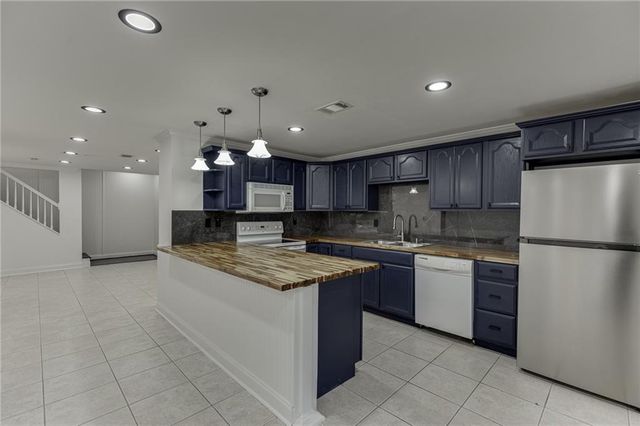 5821 Chalet Way, Hoschton, GA 30548