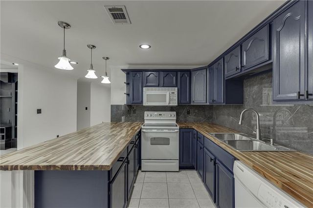 5821 Chalet Way, Hoschton, GA 30548