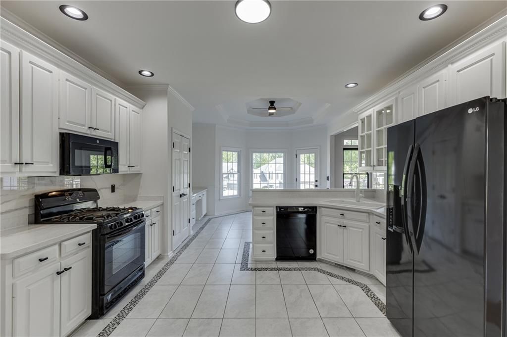 Image 25 of property listing at 5821 Chalet Way, Hoschton, GA 30548