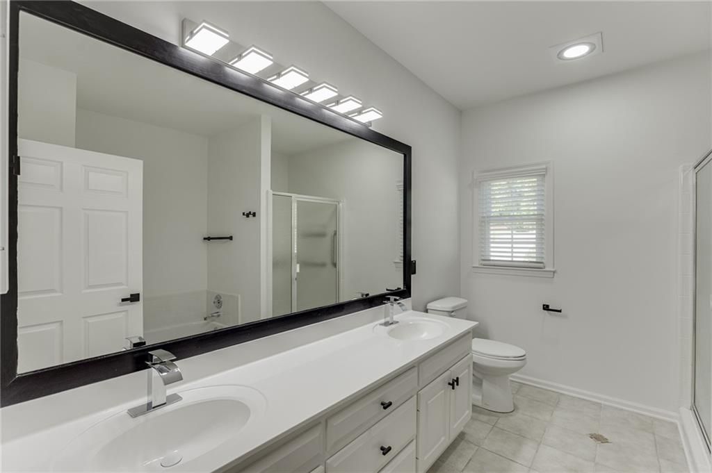 Image 31 of property listing at 5821 Chalet Way, Hoschton, GA 30548