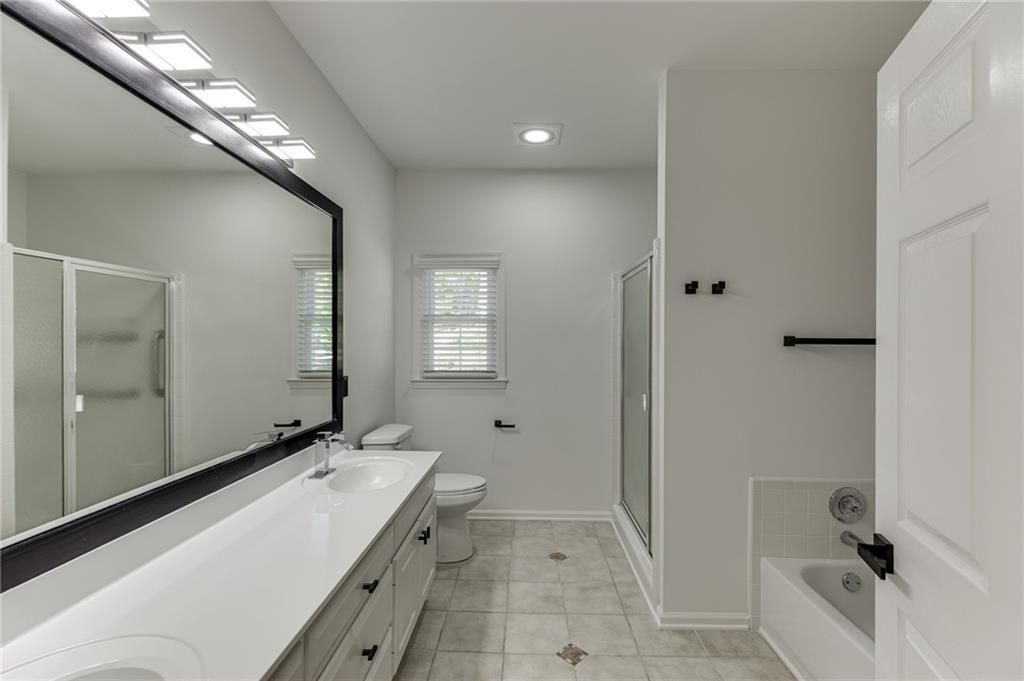 Image 32 of property listing at 5821 Chalet Way, Hoschton, GA 30548