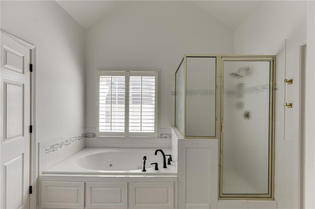 Image 39 of property listing at 5821 Chalet Way, Hoschton, GA 30548