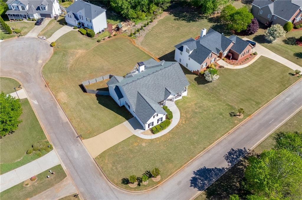 Image 80 of property listing at 5821 Chalet Way, Hoschton, GA 30548