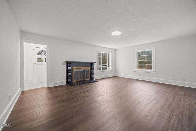 1811 Lazy Lane, High Point, NC 27265