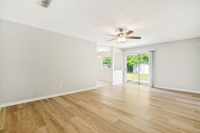 634 Lisa Street, Burleson, TX 76028