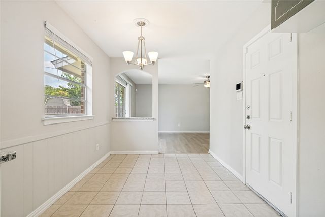634 Lisa Street, Burleson, TX 76028