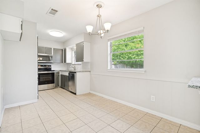 634 Lisa Street, Burleson, TX 76028