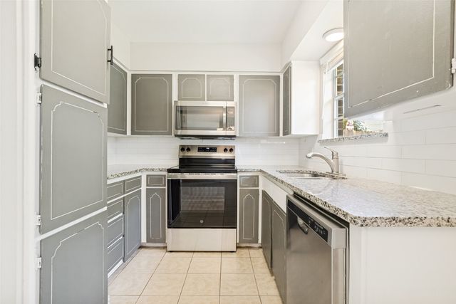634 Lisa Street, Burleson, TX 76028