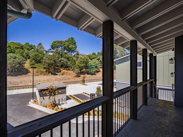 101 Aptos Village Way 4, Aptos, CA 95003