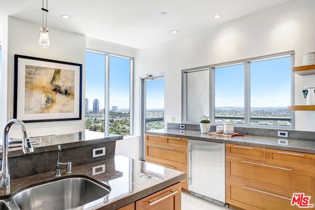 10724 Wilshire Boulevard 1607, Los Angeles, CA 90024