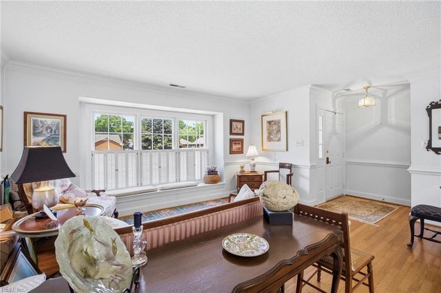 654 Lord Dunmore DR, Virginia Beach, VA 23464