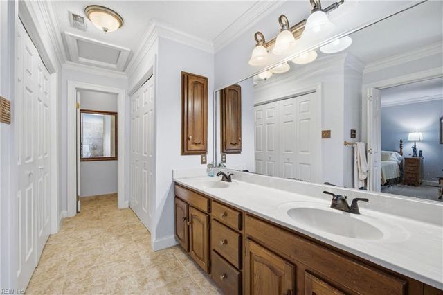 654 Lord Dunmore DR, Virginia Beach, VA 23464