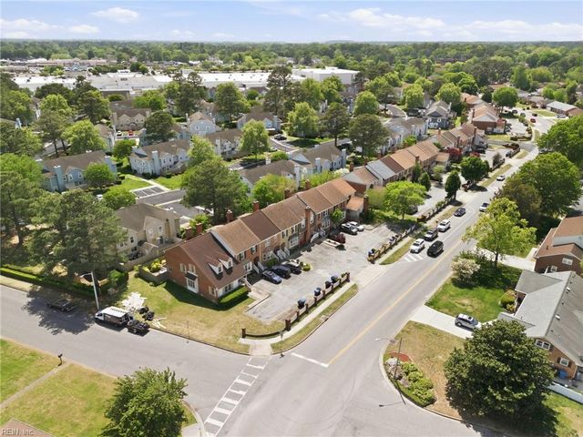 654 Lord Dunmore DR, Virginia Beach, VA 23464