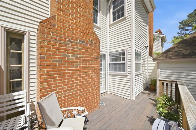 654 Lord Dunmore DR, Virginia Beach, VA 23464