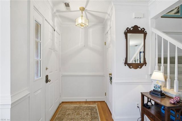 654 Lord Dunmore DR, Virginia Beach, VA 23464