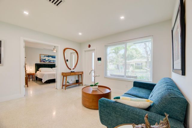 16100 NE 7th Avenue, Miami, FL 33162