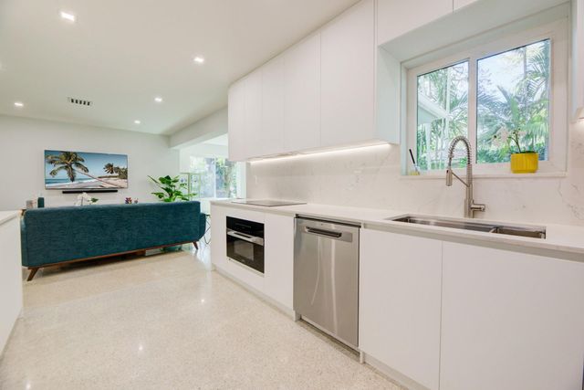 16100 NE 7th Avenue, Miami, FL 33162