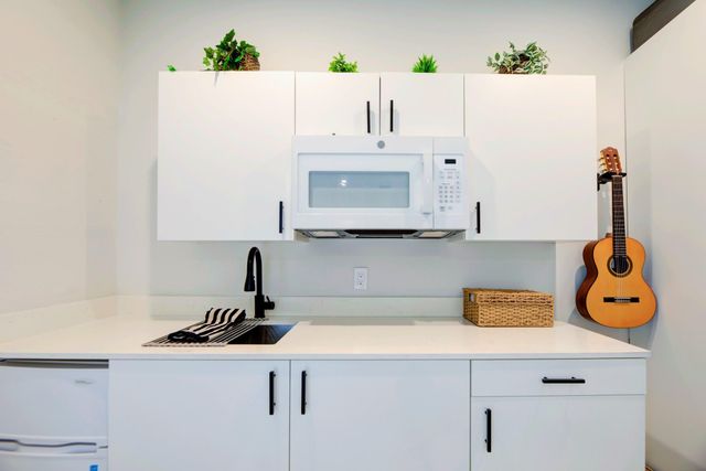 16100 NE 7th Avenue, Miami, FL 33162