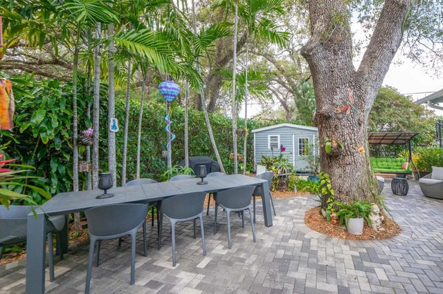 16100 NE 7th Avenue, Miami, FL 33162