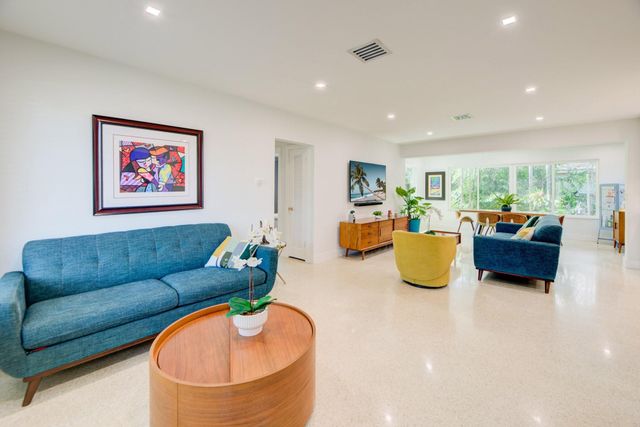 16100 NE 7th Avenue, Miami, FL 33162