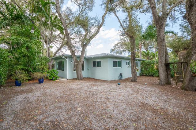 16100 NE 7th Avenue, Miami, FL 33162