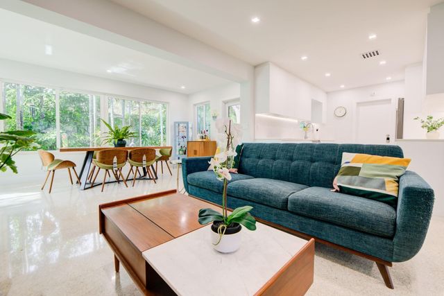 16100 NE 7th Avenue, Miami, FL 33162