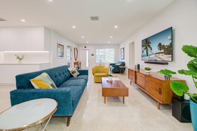 16100 NE 7th Avenue, Miami, FL 33162