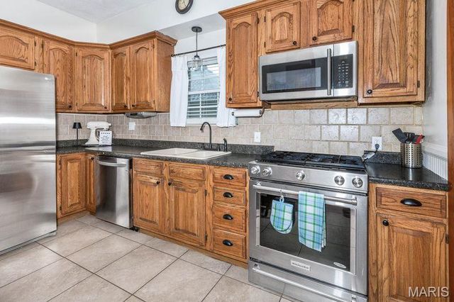 827 Bond Avenue, Collinsville, IL 62234