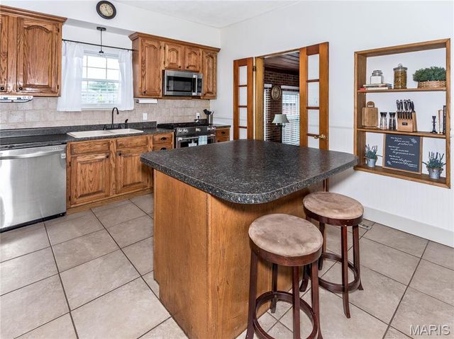 827 Bond Avenue, Collinsville, IL 62234