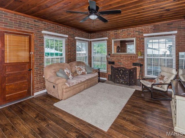 827 Bond Avenue, Collinsville, IL 62234