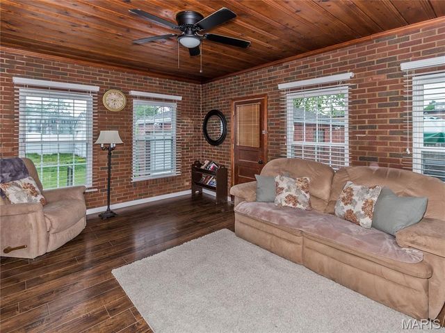 827 Bond Avenue, Collinsville, IL 62234